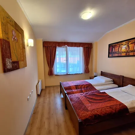 Apartament Snow Peak Todorka And Vihren /next To The Lift/ 7 Persons/