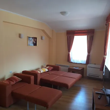 Snow Peak Todorka And Vihren /next To The Lift/ 7 Persons/ *